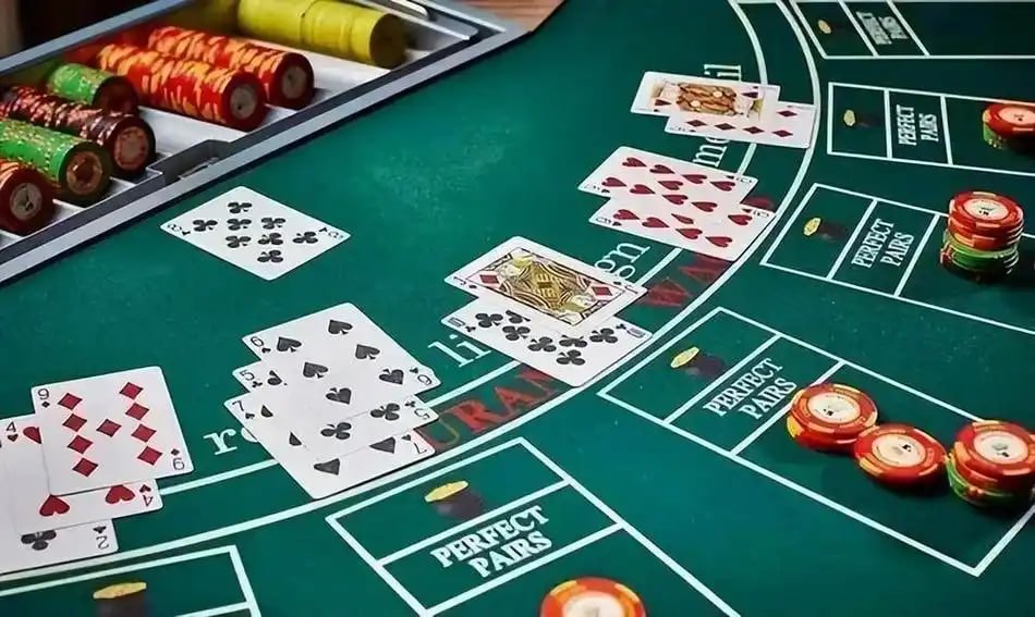 Mobile live casino table browsing on bet 111 apk for Bangladesh readers